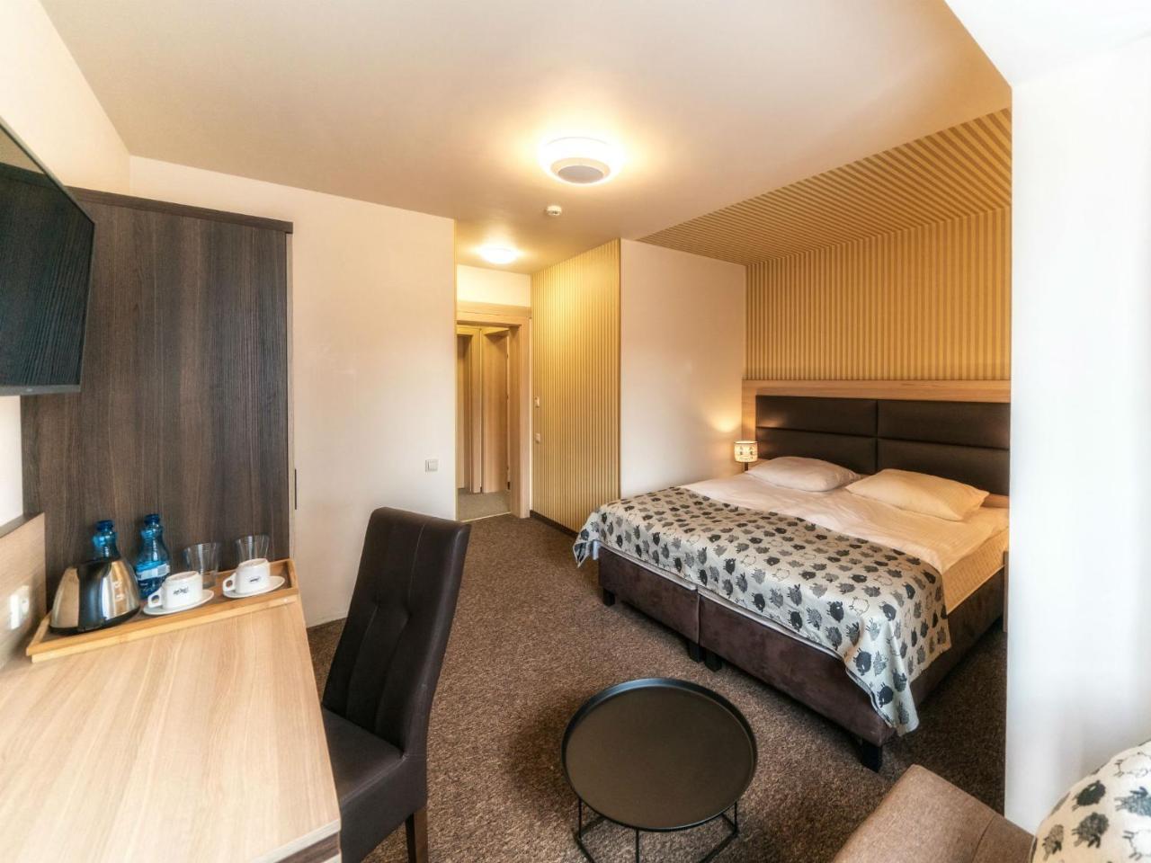 Standard Double Room,756275725:JPEG